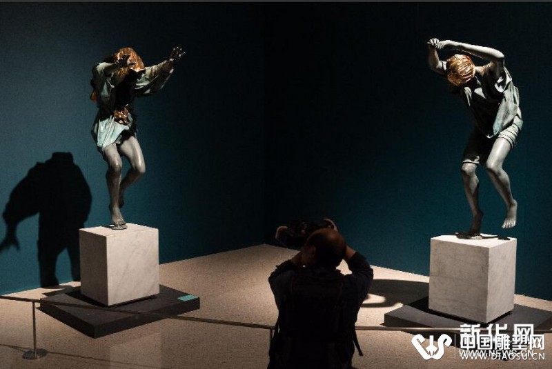安娜·高美雕塑展在国博开幕