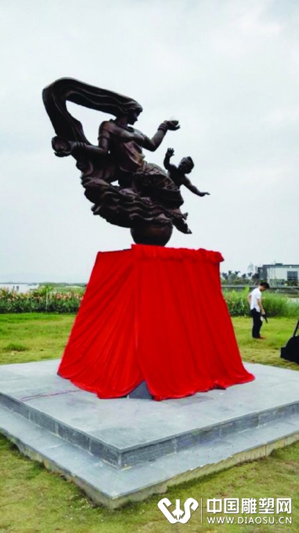 珠海渔女雕塑“母亲河”亮相