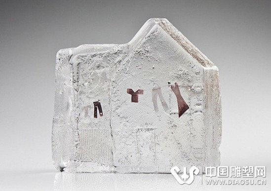 “冻结”平凡生活：艺术家Jenny Ayrton的玻璃雕塑
